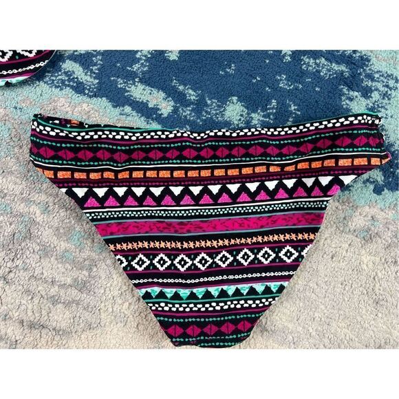 Venus Two Piece Women’s Swim Suit Size 4 B - Picture 2 of 4